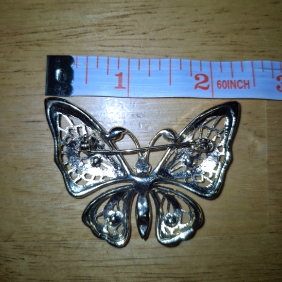 Elegant Gold and Blue Butterfly Brooch with Filigree Design - Picture 3 of 5